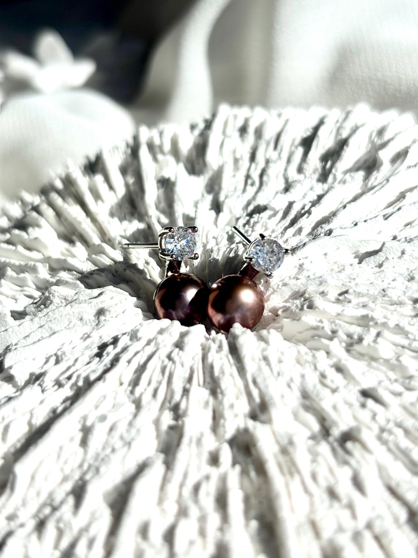 Crimson Glow – Reddish Bronze Pearl & Zircon Stud Earrings A