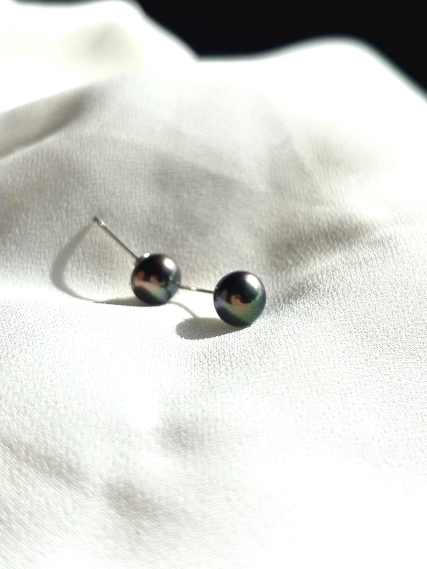 Midnight Lagoon – Tahitian Pearl Stud Earrings
