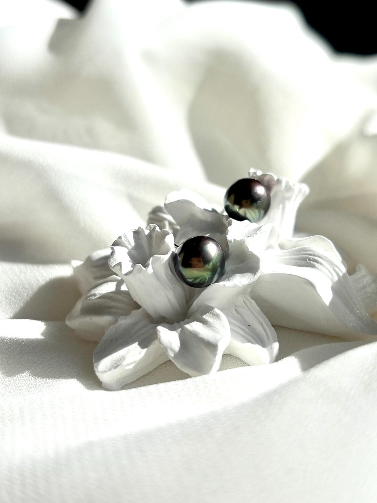 Midnight Lagoon – Tahitian Pearl Stud Earrings