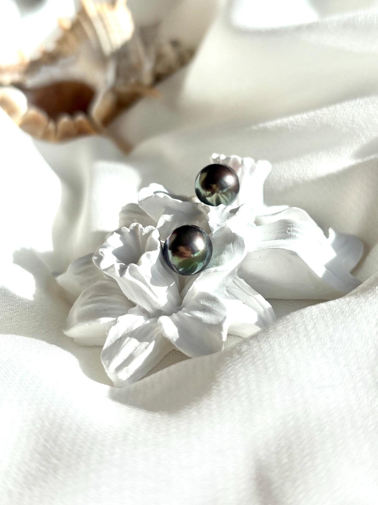 Midnight Lagoon – Tahitian Pearl Stud Earrings