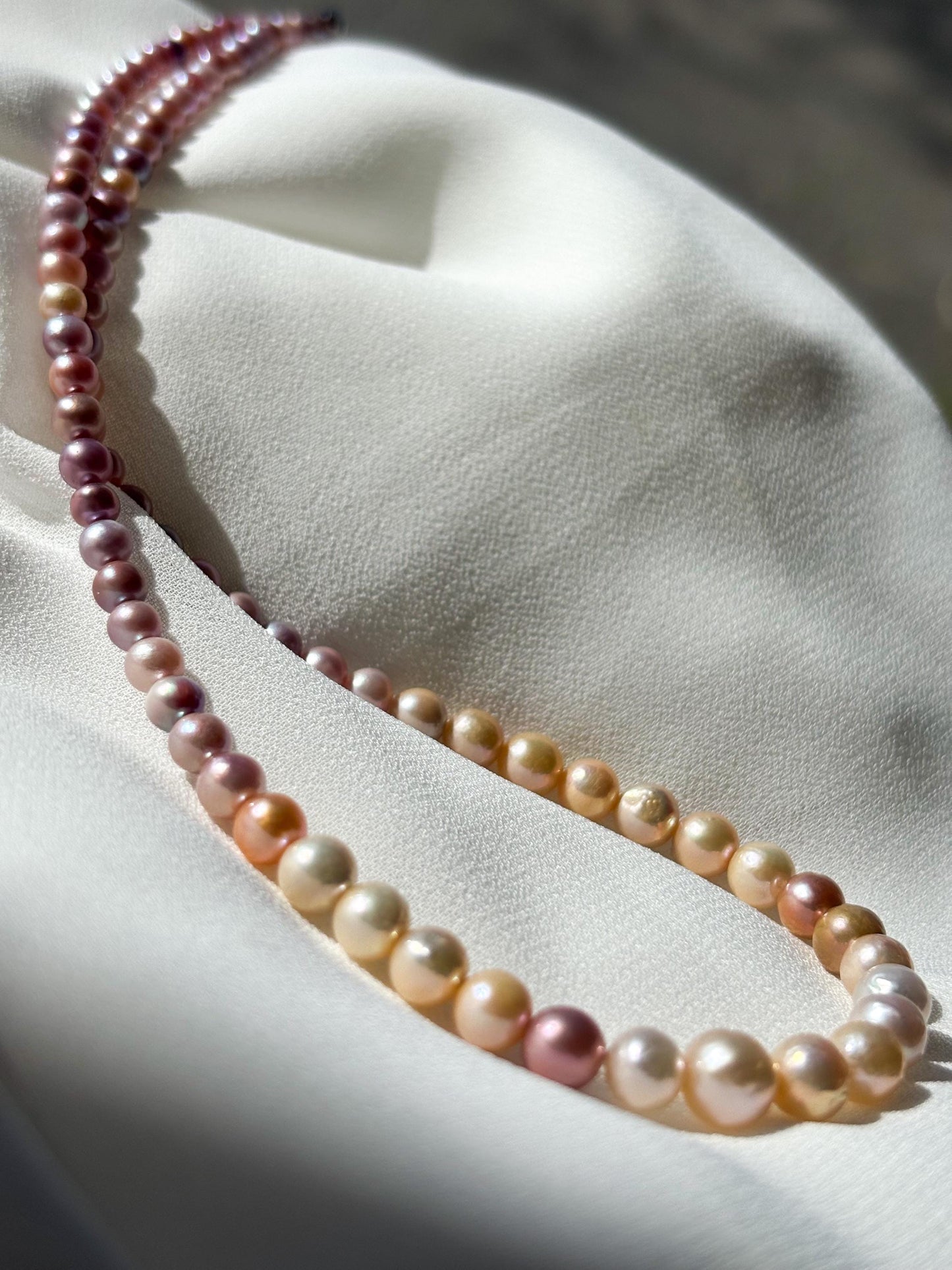 Peach Blossom Mist – Champagne Peach & Lavender Freshwater Pearl Necklace