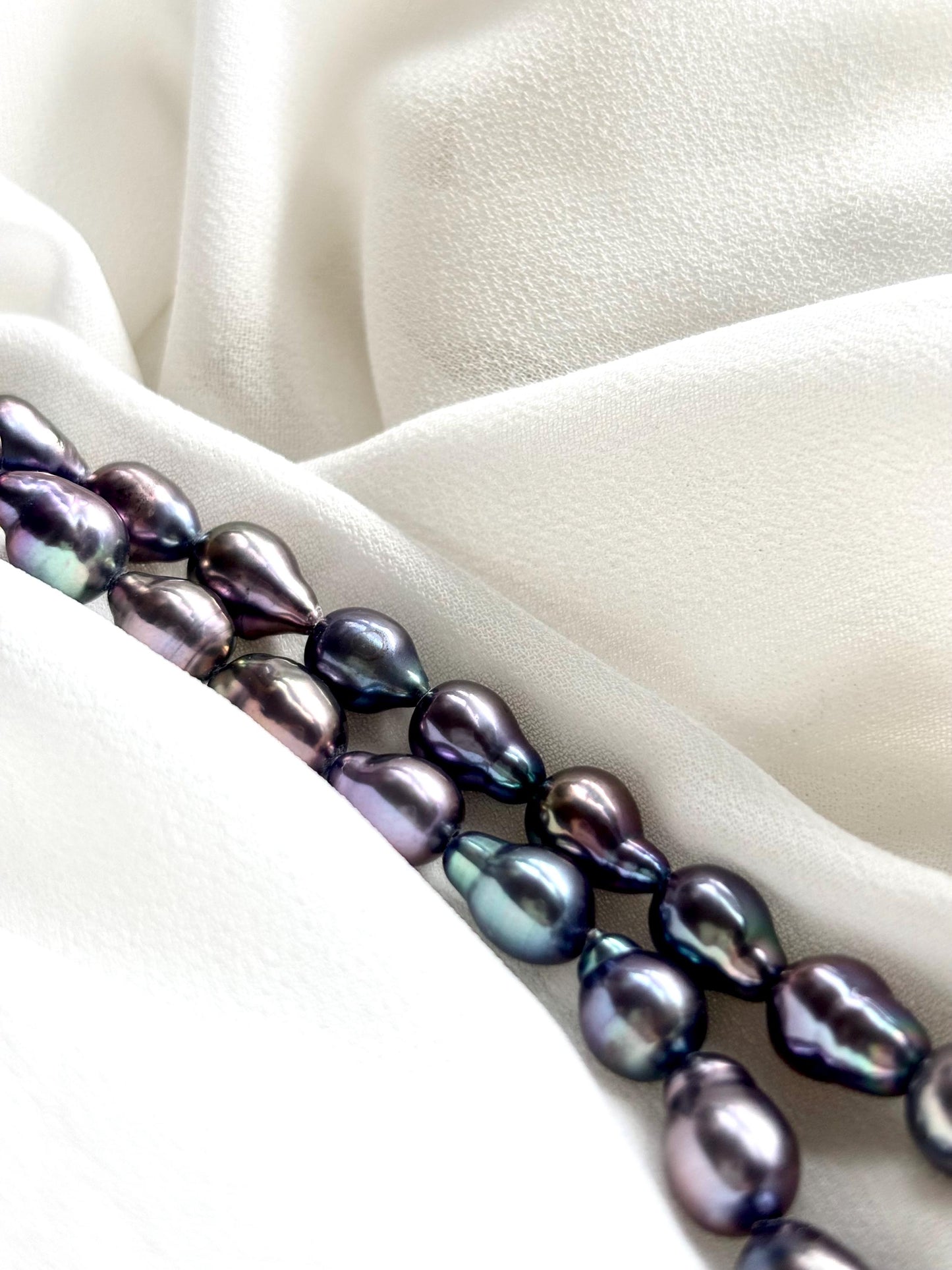 Modern Mermaid – Baroque Pearl Necklace