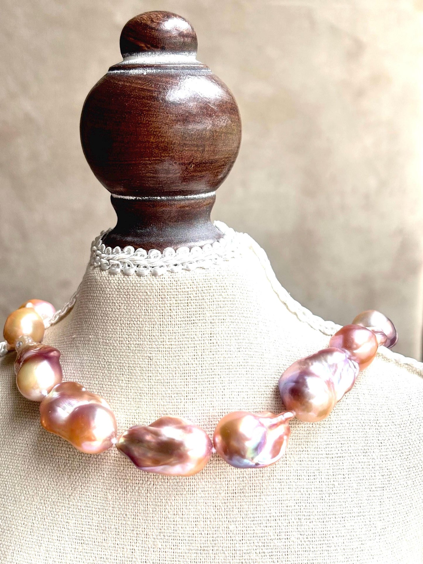 Flamingo Dusk – Baroque Pearl Necklace