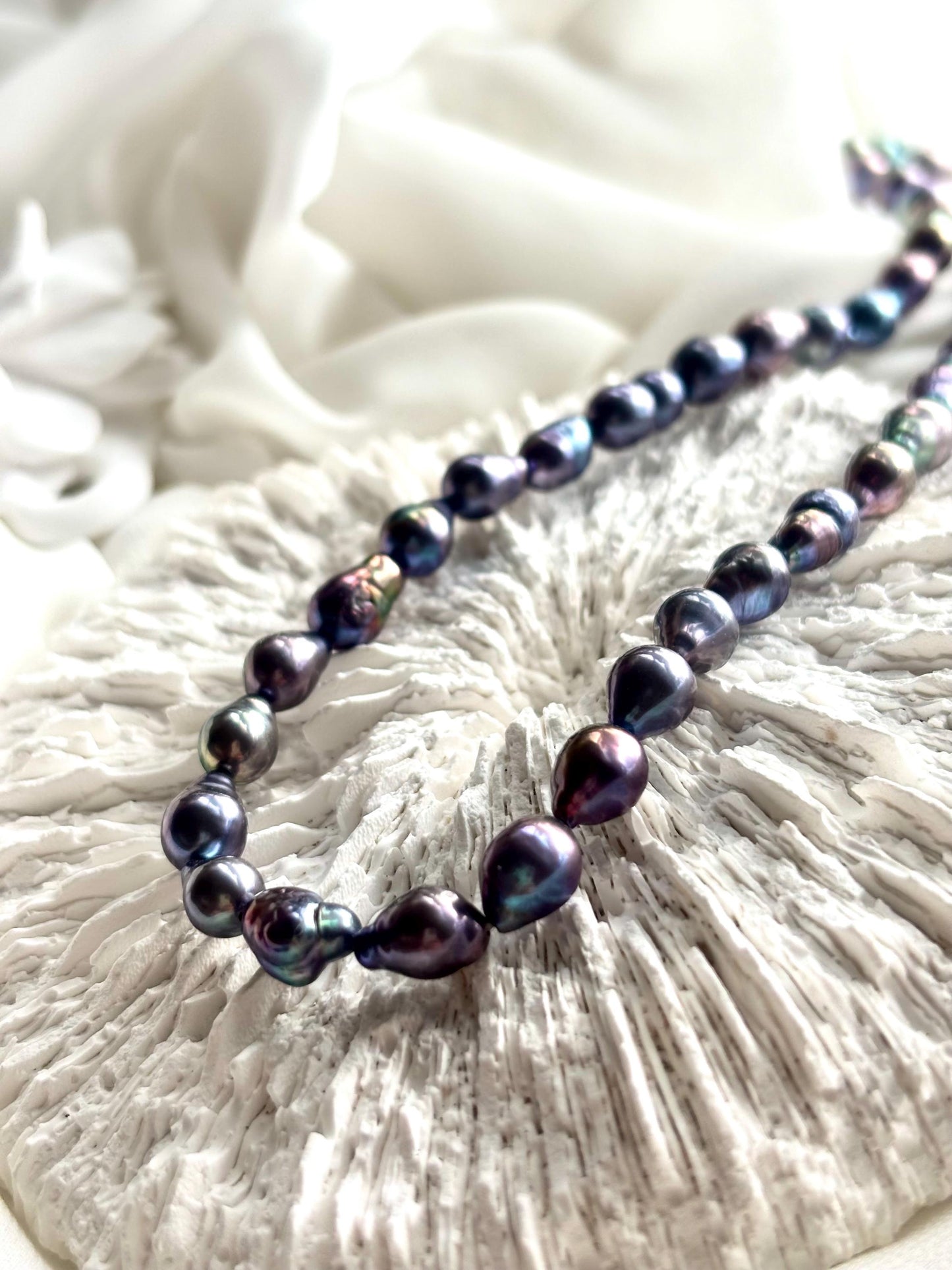 Modern Mermaid – Baroque Pearl Necklace