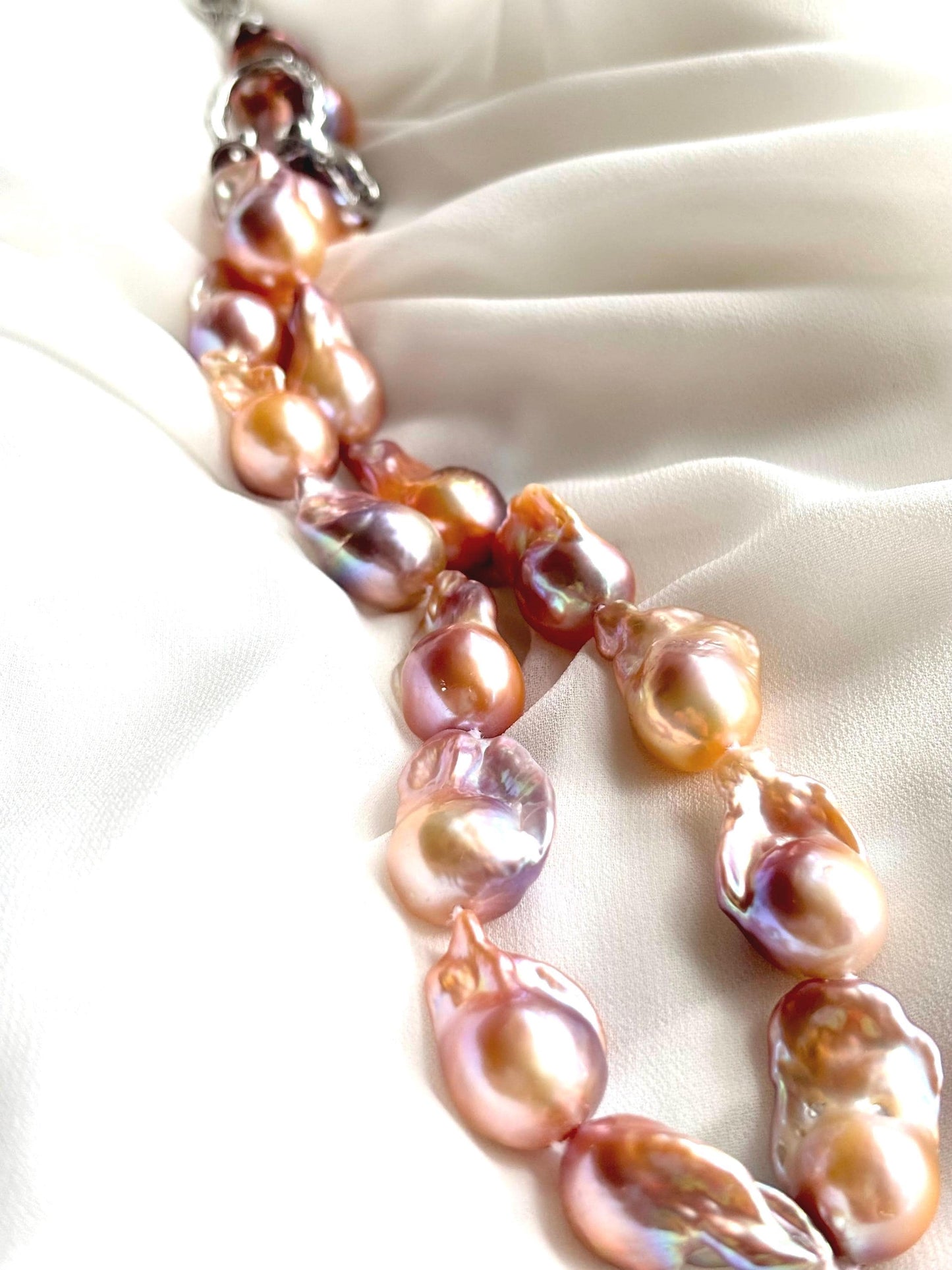 Flamingo Dusk – Baroque Pearl Necklace