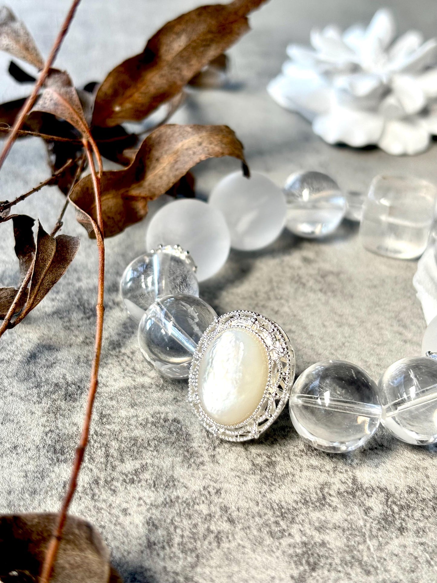 Moon Whisper - Clear Quartz x Mother of Pearl Bracelet