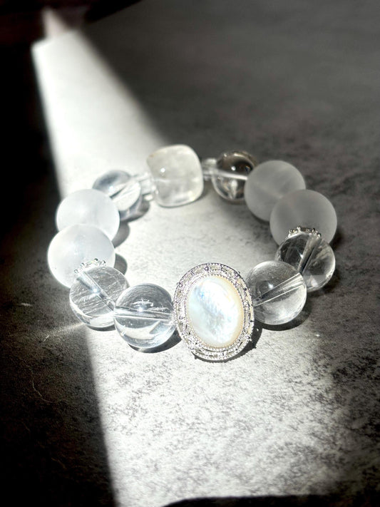 Moon Whisper - Clear Quartz x Mother of Pearl Bracelet