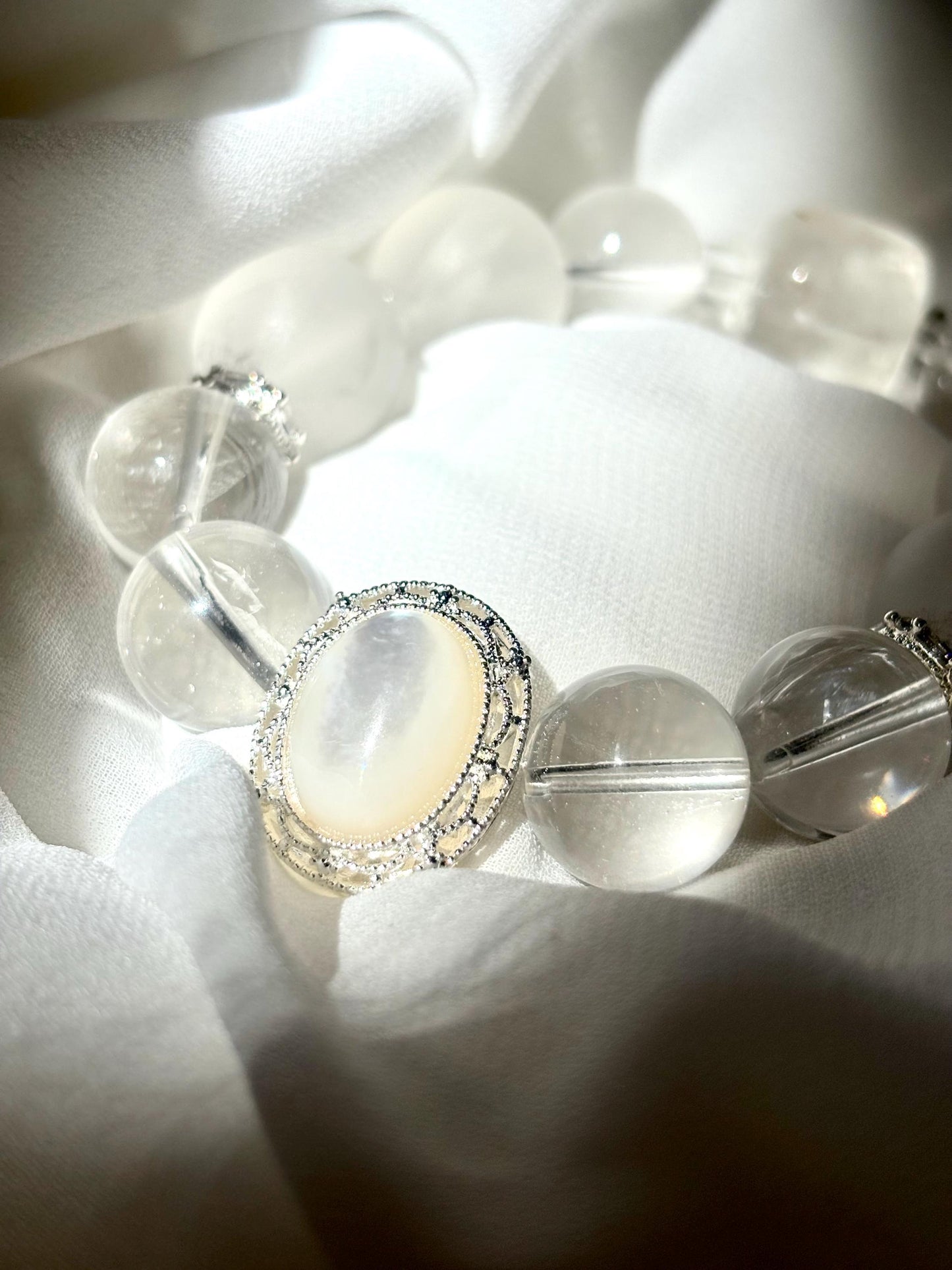Moon Whisper - Clear Quartz x Mother of Pearl Bracelet