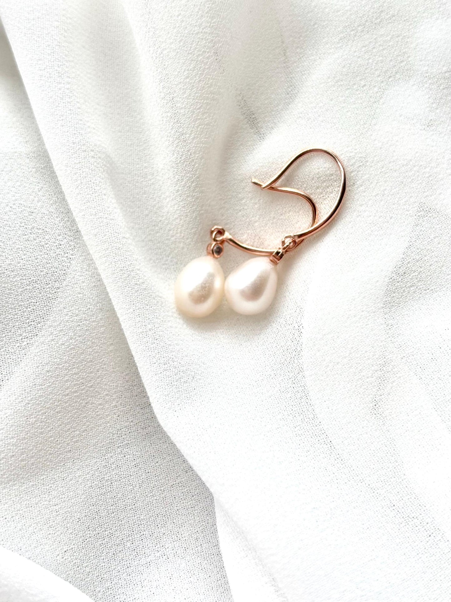 Moonwater Bloom - Freshwater Pearl Minimalist Earrings (Rose Gold / Gold / Silver Available)