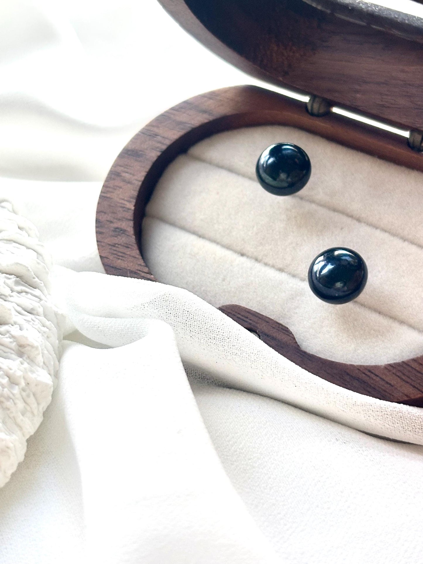 Midnight Vibe - Black Pearl Stud Earrings
