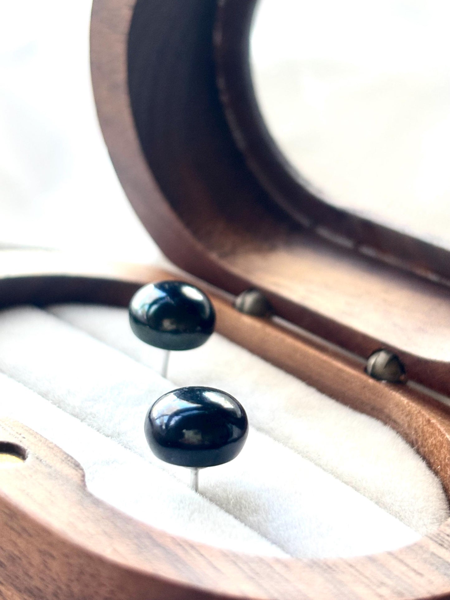 Midnight Vibe - Black Pearl Stud Earrings