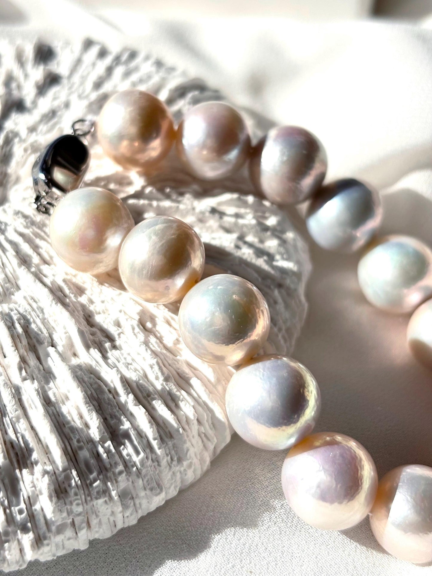 Ivory Whisper - White Baroque Freshwater Pearl Bracelet, Minimalist Bracelet, Elegant Everyday Jewelry, Gift for Mum, June Birthstone