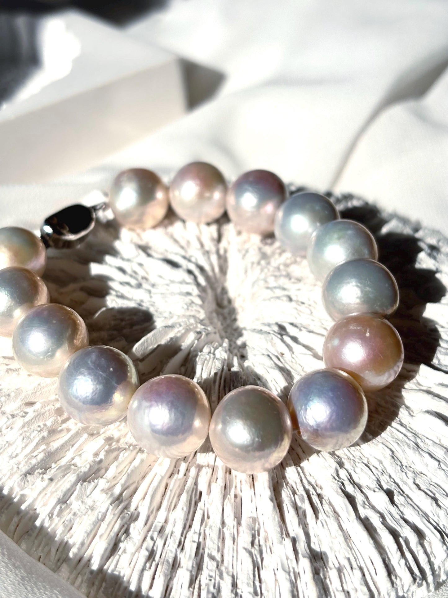 Ivory Whisper - White Baroque Freshwater Pearl Bracelet, Minimalist Bracelet, Elegant Everyday Jewelry, Gift for Mum, June Birthstone