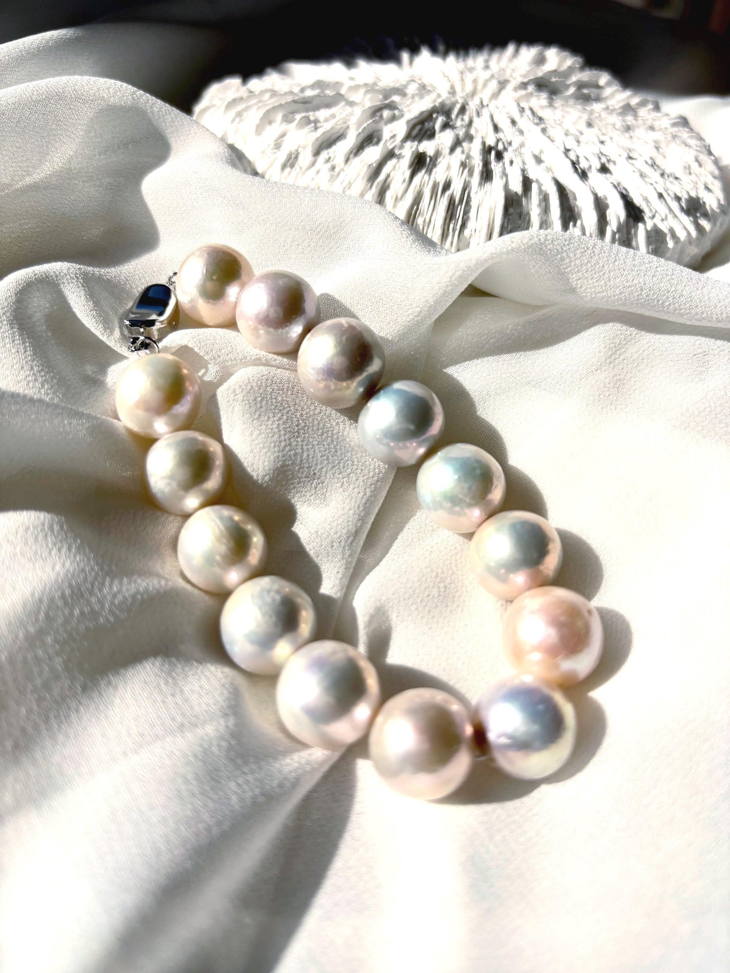 Ivory Whisper - White Baroque Freshwater Pearl Bracelet, Minimalist Bracelet, Elegant Everyday Jewelry, Gift for Mum, June Birthstone