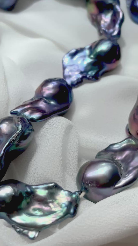 Deep Sea Whisper – Black Baroque Pearl Necklace